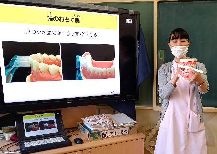 写真:歯と口の健康づくり授業1