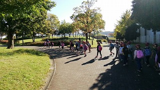写真:秋の遠足(1年生)1
