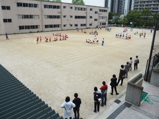 写真:1年ぶりの学校公開