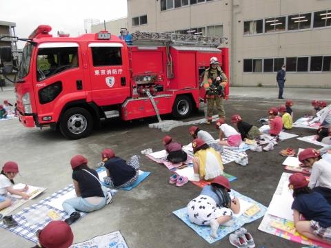 写真:はたらく消防写生会(1・2年生)2