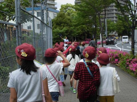 写真:社会科　地域探検(3年生)2