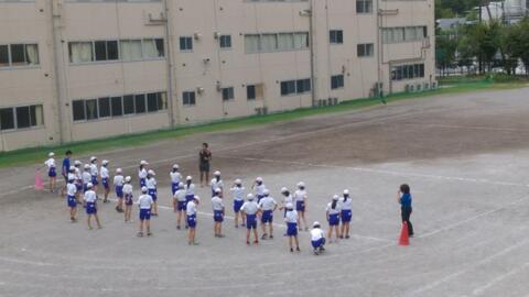 写真:連合運動会の練習(6年生)