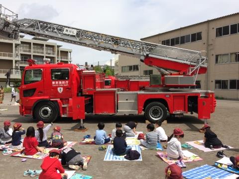 写真:はたらく消防写生会(1・2年生)3