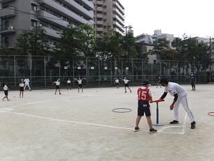 写真:読売巨人軍による体育授業2