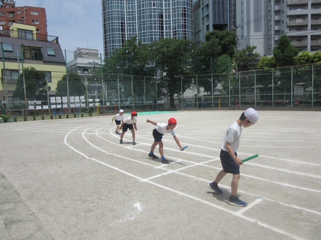 写真:高学年リレー練習1