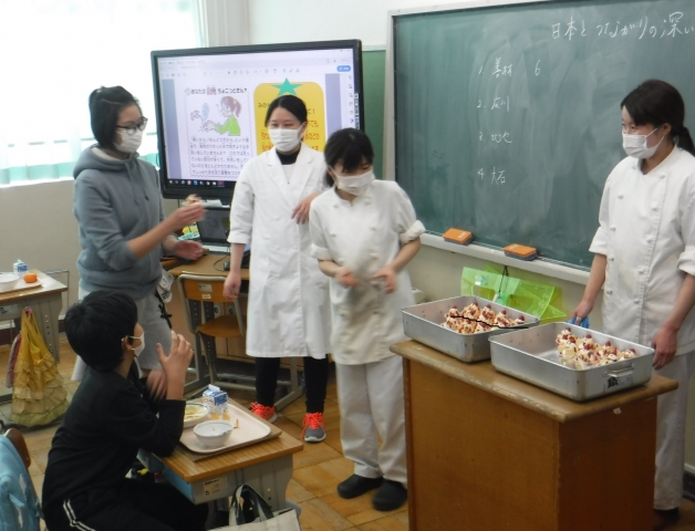 写真:サプライズ給食2