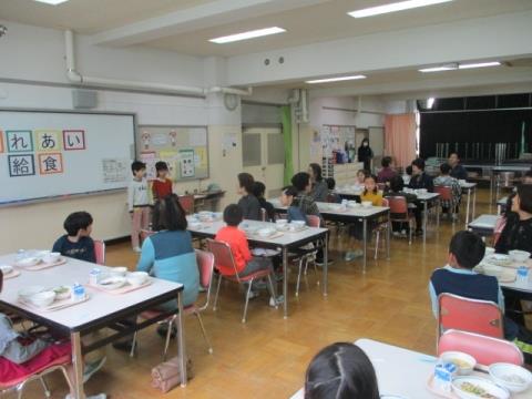 写真:ふれあい給食2年