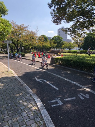 写真:1年生　生活科見学4