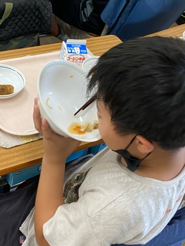 写真:食育(食べることで学ぶ)2