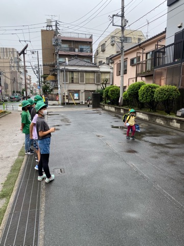 写真:5年生　あいさつ運動2