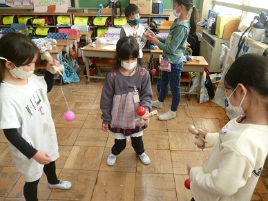 写真:けん玉練習1