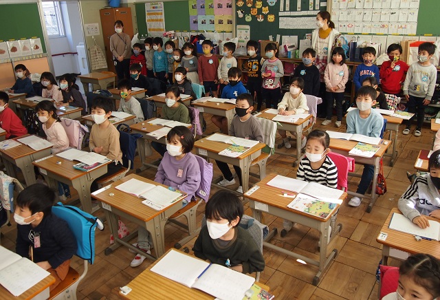 写真:幼児園児の授業見学2