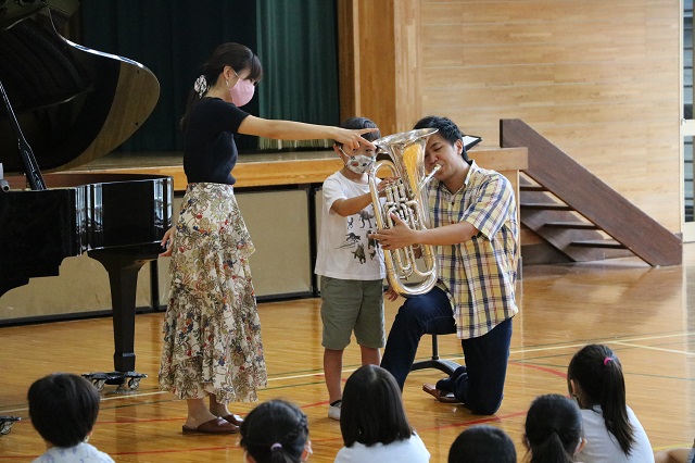 写真:エバリーさん訪問コンサート2