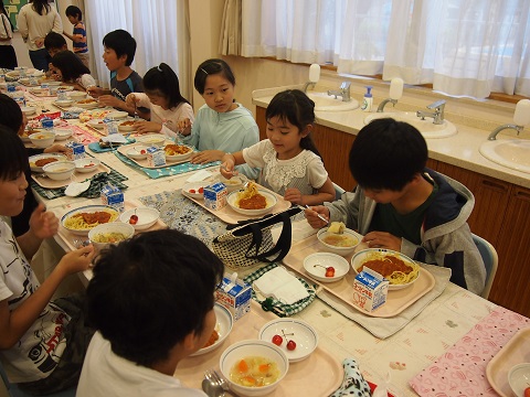 写真:交流給食3