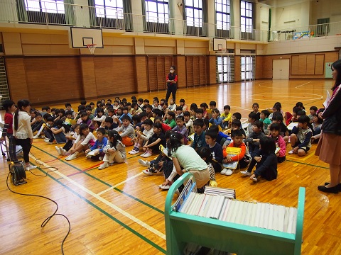 写真:学校探検1