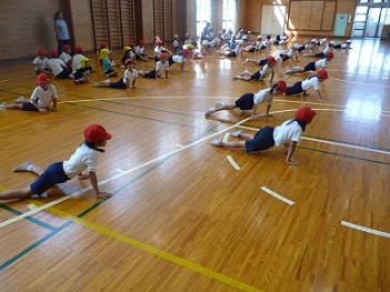 写真:幼稚園との交流の様子3