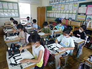 写真:毛筆の学習1