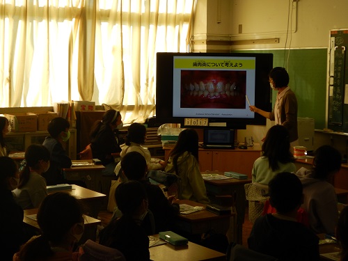写真: 「お口の健康」教室の様子2