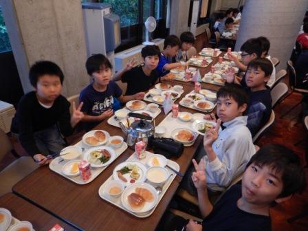 写真:朝食の様子1