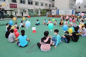 写真:風船飛ばし1