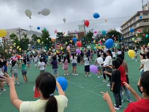 写真:風船飛ばし3