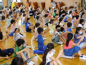 写真:芸術鑑賞教室の様子4