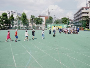 写真:記念撮影の様子1