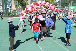 写真:1年生をむかえる会の様子1