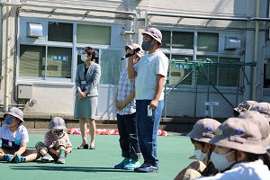 写真:1年生をむかえる会の様子2