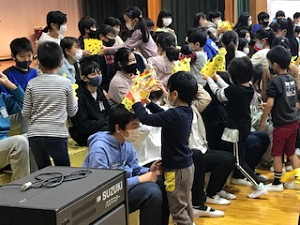 写真:6年生を送る会1