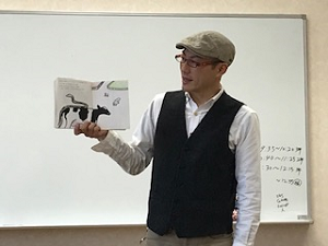 写真:絵本の読み聞かせの様子4