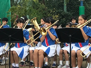 写真:金管バンド演奏4