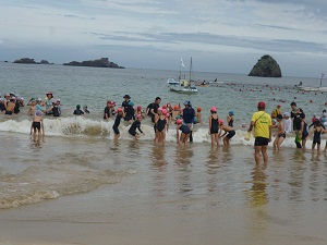 写真:海水浴