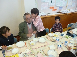 写真:ふれあい給食の様子3