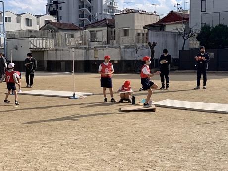 写真:高跳びの授業2