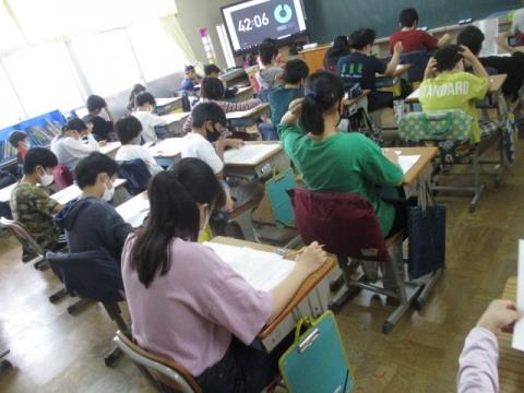 写真:6年全国学力学習状況調査