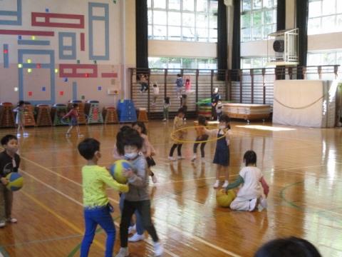 写真:1年体育館遊び