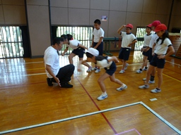 写真:オリンピック・パラリンピック教育やコオーディネーショントレーニングの実践1