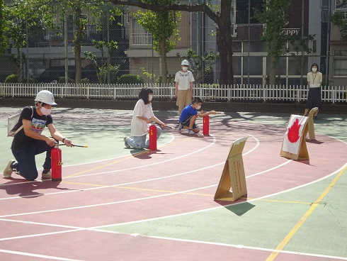 写真:消火器訓練1