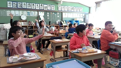 写真:「木の子の日」給食