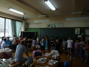 写真:ふれあい給食(2・3年生)3