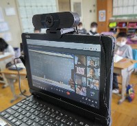 写真:配信機器1