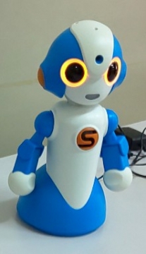 写真:AIロボットSota君
