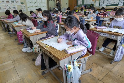 写真:学力調査実施風景1