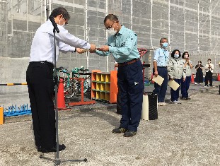 写真:表彰の様子(9月13日)