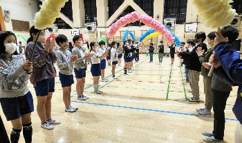 写真:6年生を送る会のリハーサルの様子