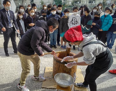 写真:餅つき大会1