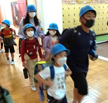写真:集団下校訓練3