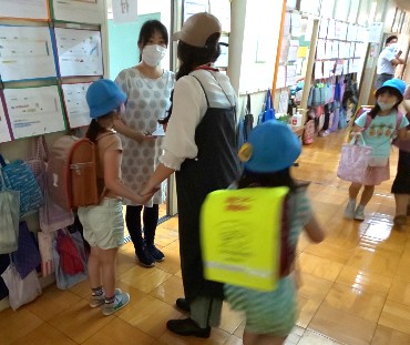 写真:引き渡し訓練