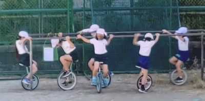 写真:一輪車2